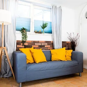 https://spacious-apartment-in-urban-location.hamburg-hotels-de.com