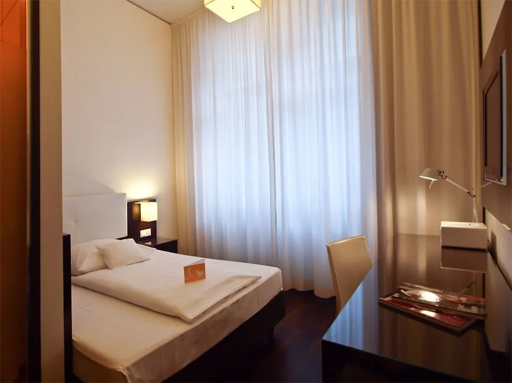 The Pure, Frankfurt, A Member Of Design Hotels Frankfurt am Main 4*,